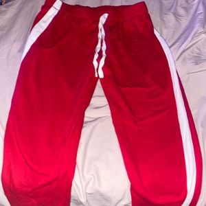 Red/white pants